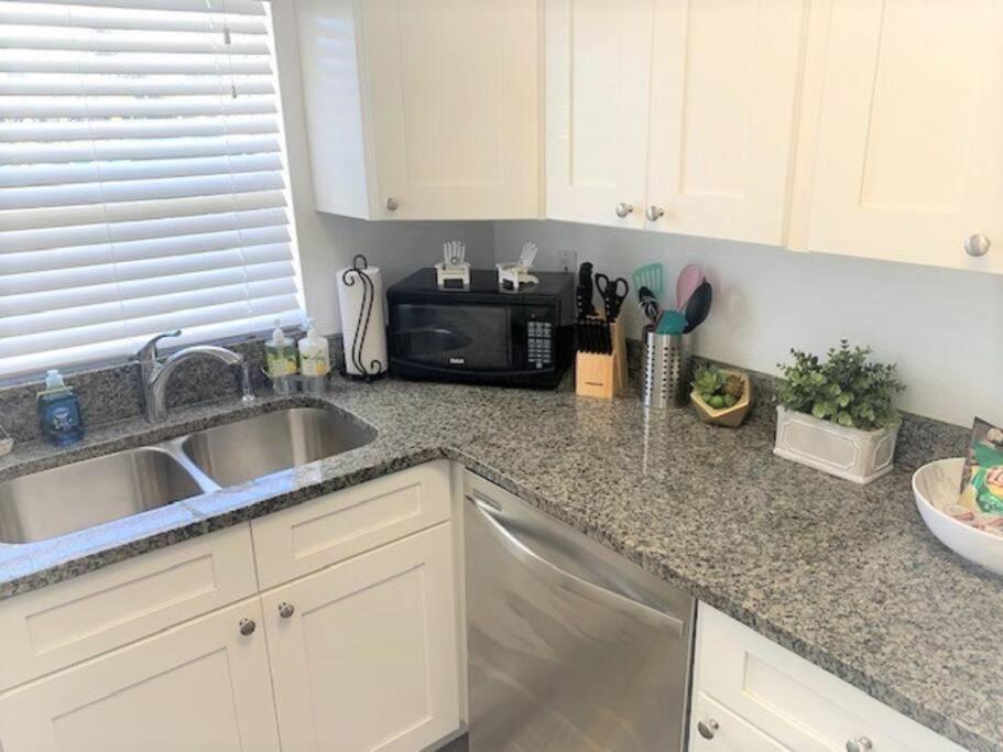 Beautiful Bright & Sparkling 2Bed 1Bath Beach Retreat - Unit 212 Cocoa Beach Zewnętrze zdjęcie